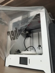 80% of the new 3D printer is white and functions normally. I - Photo taken in person