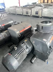 [Swiss Pushch BUSCH RA0630 single-stage rotary vane vacuum p - Photo taken in person